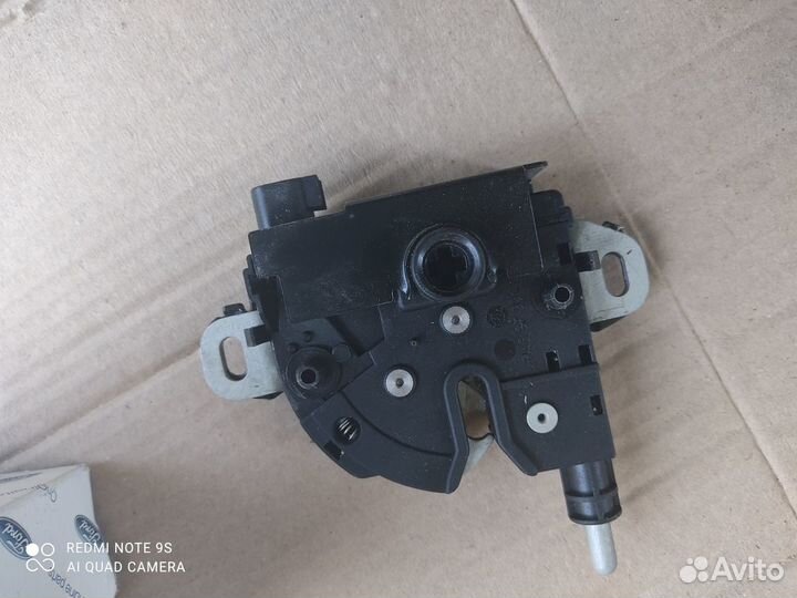 Замок капота ford focus 4 555 048