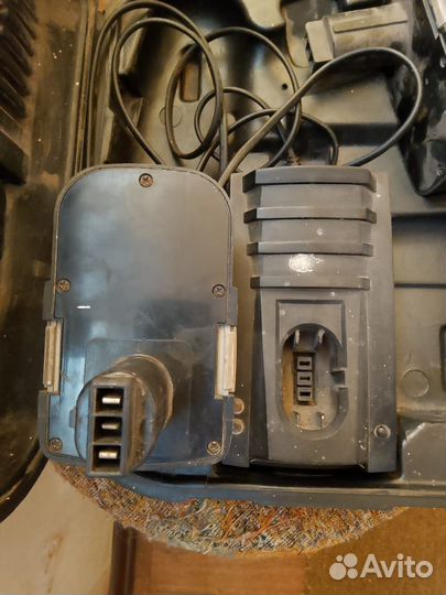 Зарядное устройство для шуруповерта Интерскол