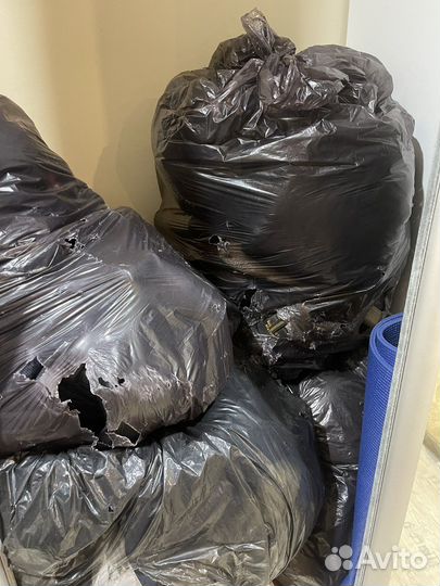 Продам большой мешок вещей на женщину