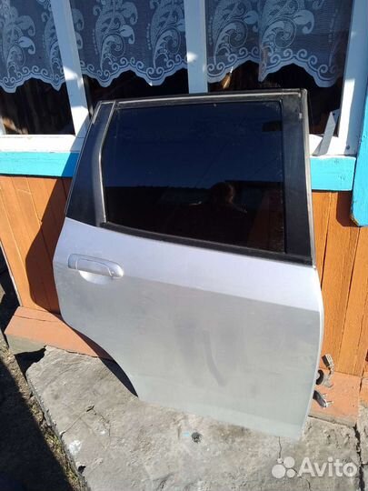 Дверь задняя правая Honda Fit GD1