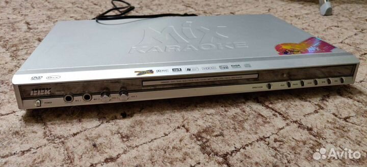 DVD плеер BBK DV823X