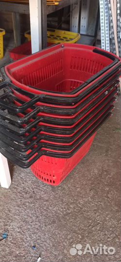Пластиковые тележки на колесах