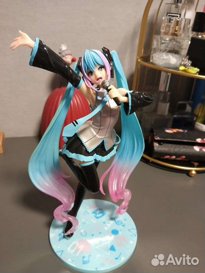 Аниме фигурка Hatsune Miku / Хасунэ Мику + Pony