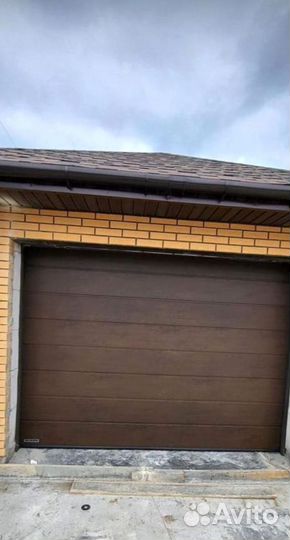 Секционные ворота