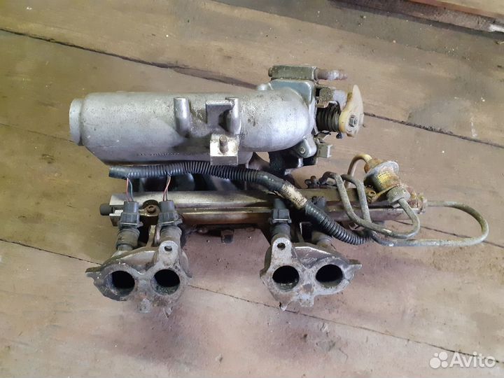 Впускной коллектор ваз 2111-1008031-20