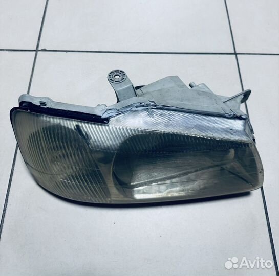 Фара правая б\у на Hyundai Accent