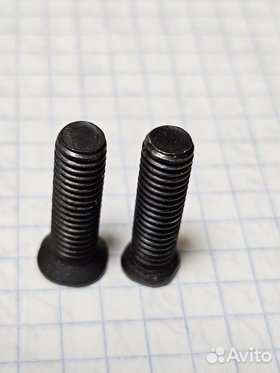 Рыбацкого шуруповерта болтик редуктора