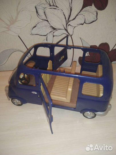 Синяя машина Селиван фемилис