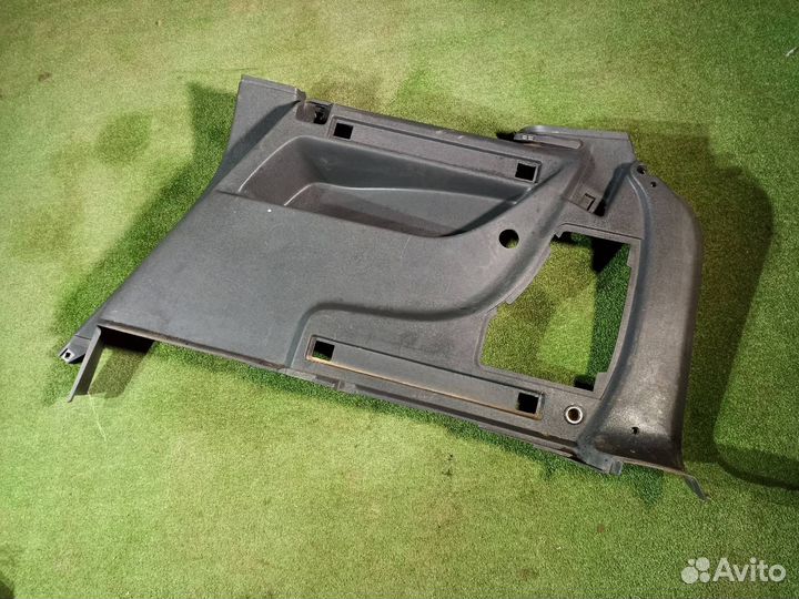 Обшивка багажника задняя правая Opel Zafira B
