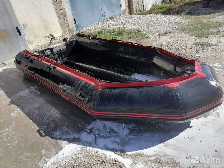 Лодка Корсар 380