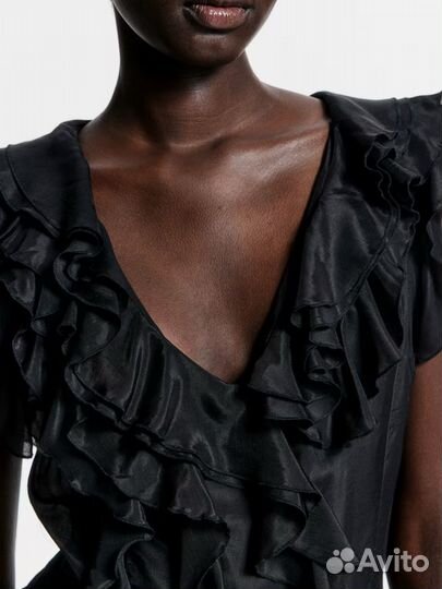 Платье черное размер L H&M White Lotus