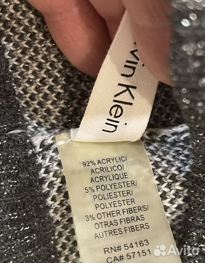 Комплект шапка шарф и митинги Celvin Klein