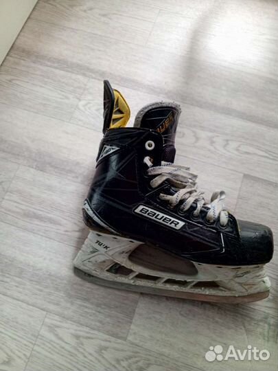 Хоккейные коньки bauer