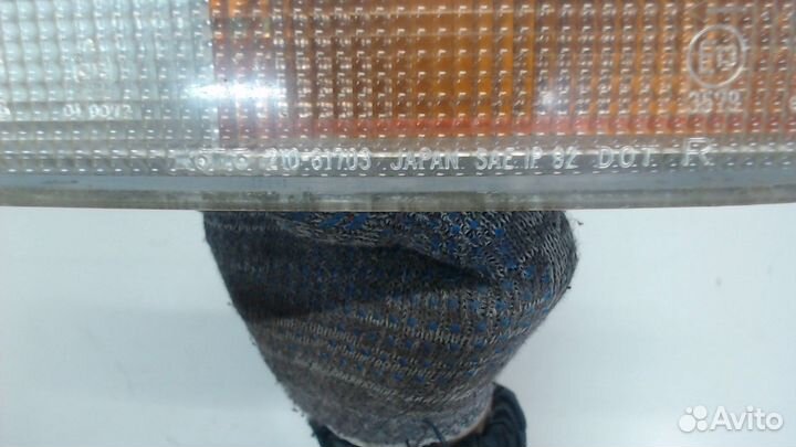 Поворот Mazda 323 (BA), 1995