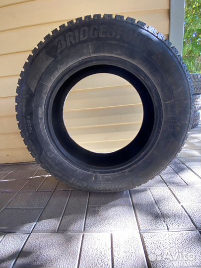 Bridgestone Ice Cruiser 7000S 225/65 R17