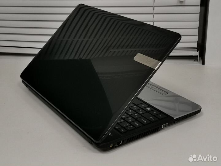 Современный ноутбук Acer TravelMate