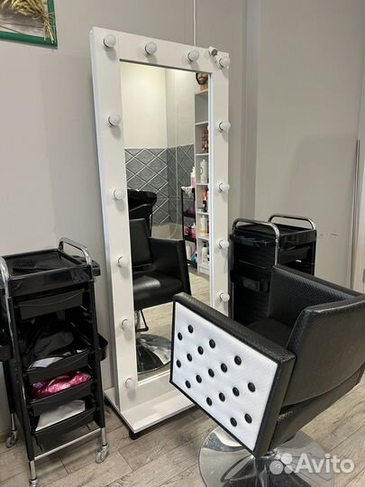 Сдам в аренду парикмахерское кресло