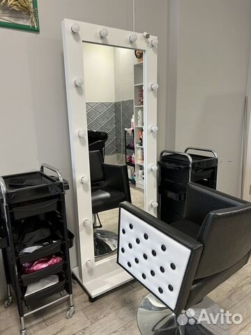 Сдам в аренду парикмахерское кресло