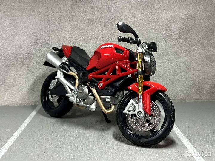 Коллекционная модель Ducati Monster 1:12 Maisto