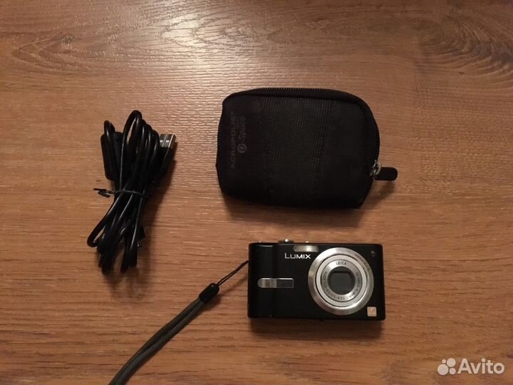 Цифровой фотоаппарат Panasonic Lumix DMC-FX12