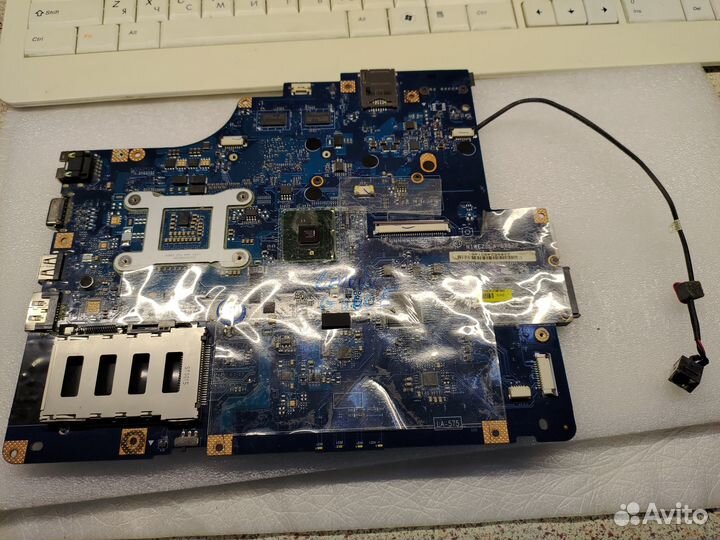 Материнская плата LA-5752P