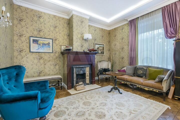 Дом 544 м² на участке 18 сот.