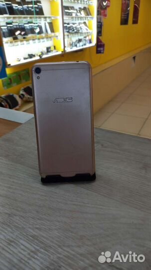 Смартфон Asus ZB 501 KL