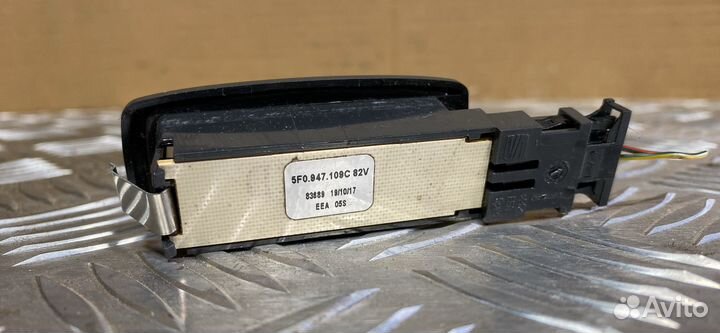 Фонарь салона (плафон) Volkswagen Amarok рест