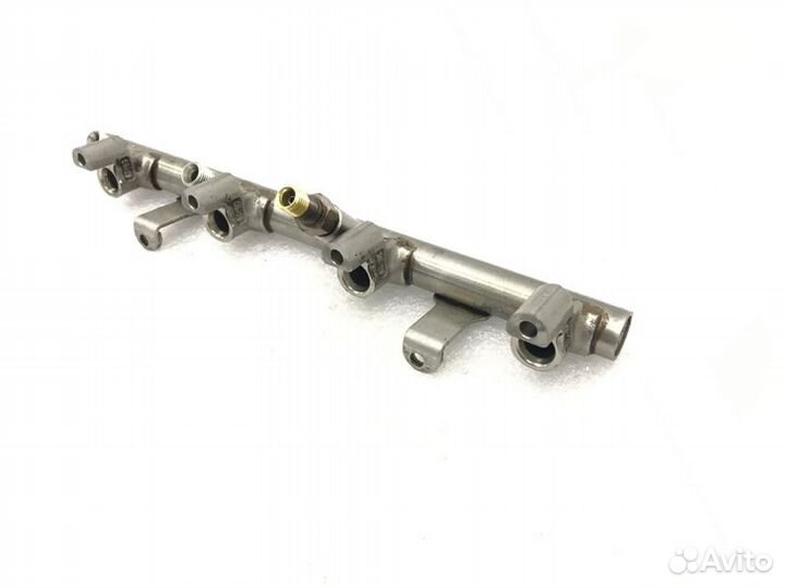 Топливная рейка передняя правая Audi A8 D3 BVJ