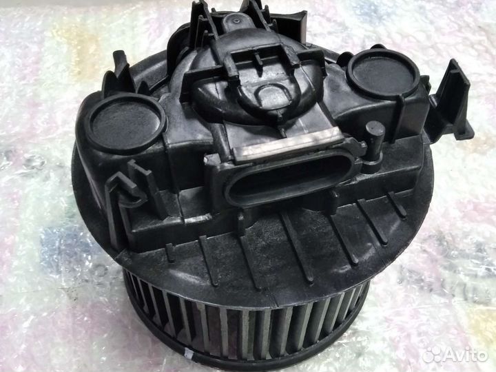 Мотор печки на Рено Меган с 2002-2008