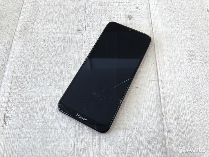 Honor 8A 2/32гб LTE трещины на экране