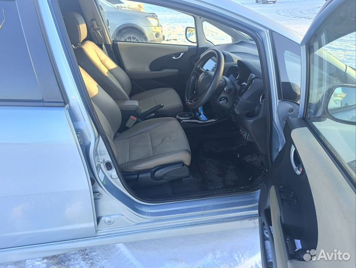 Honda Fit Shuttle 1.3 CVT, 2011, 116 000 км