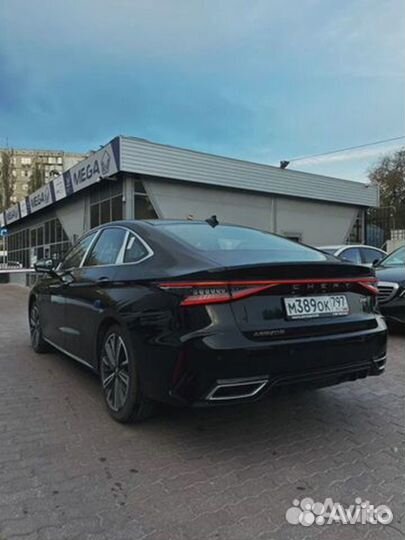 Водитель на легковой автомобиль