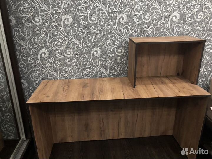 Стойка ресепшн