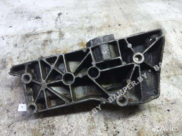 Кронштейн генератора Skoda Octavia 036145169g