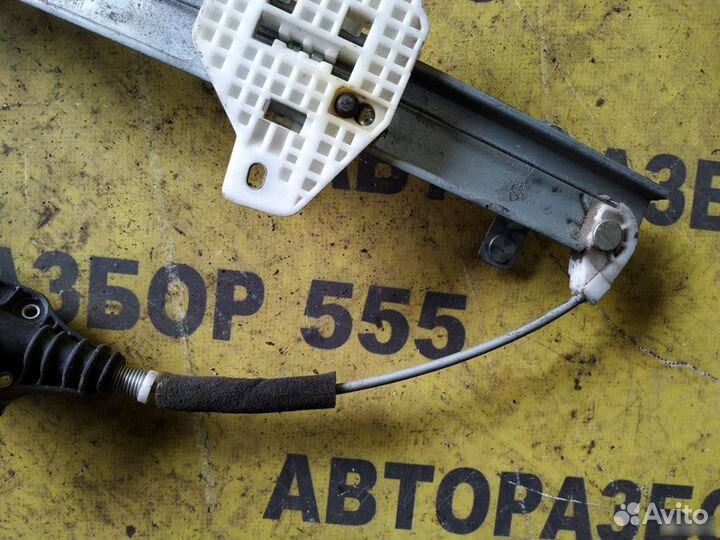 Kia Rio 3 Стеклоподъемник механ. задний левый