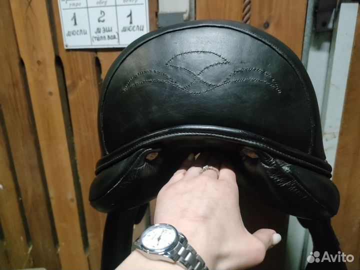 Выездковое седло