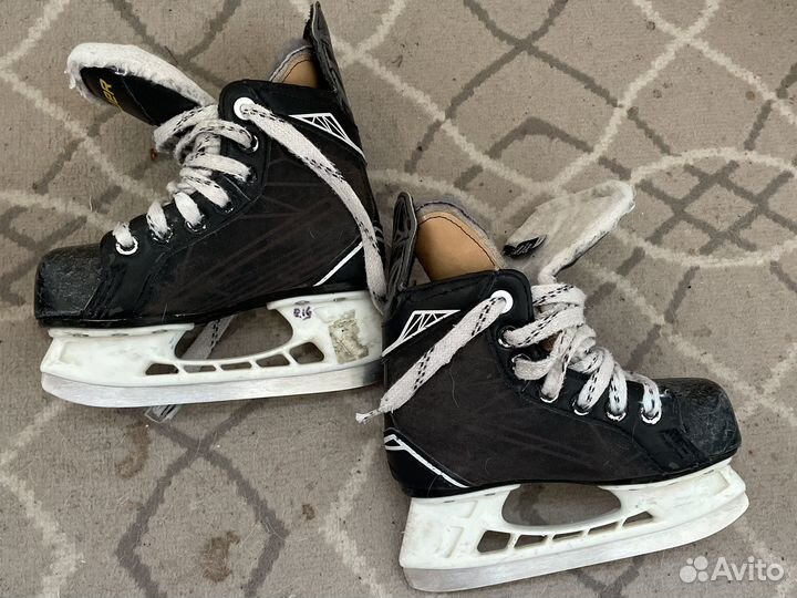 Форма хоккейная, грудь, шорты, коньки, краги