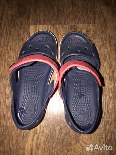 Сандалии crocs j1