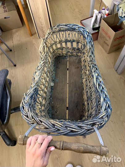 Старинные плетёные сани СССР, санки металлические