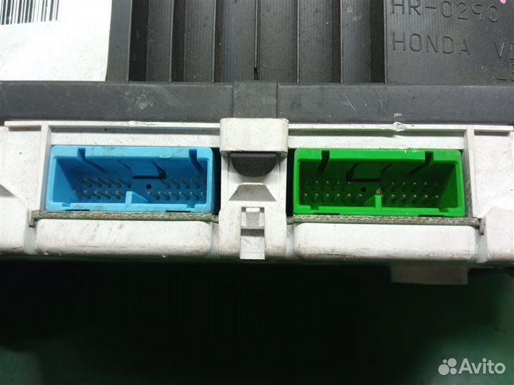 Щиток приборов (приборная панель) Honda Stream RN1