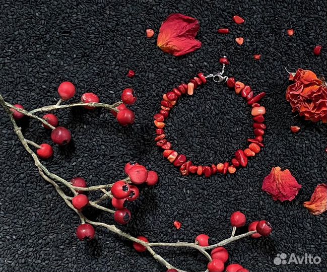 Коралловый браслет