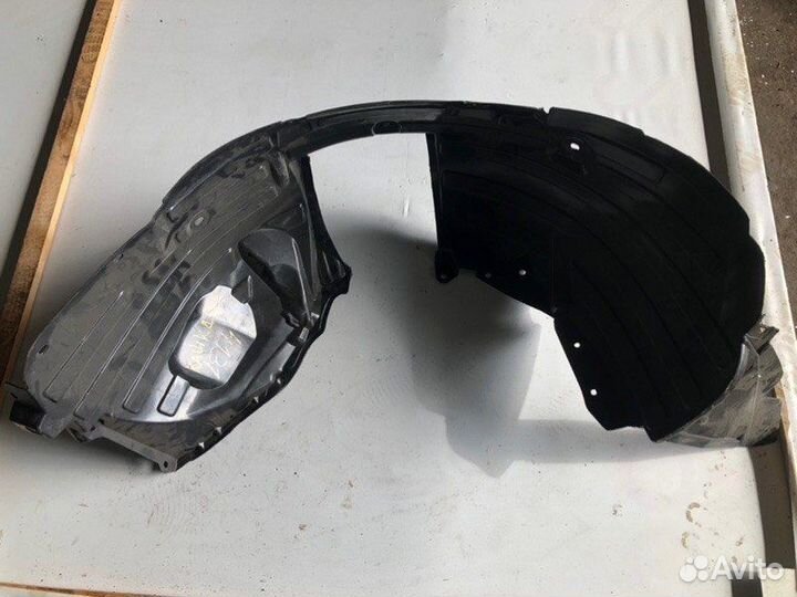 Подкрылок передний правый Nissan Qashqai J10