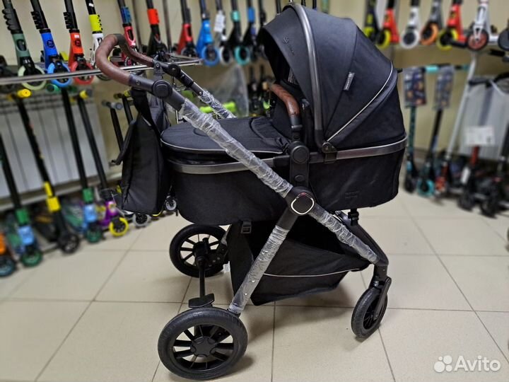 Коляска 3 в 1 luxmom A4 черная