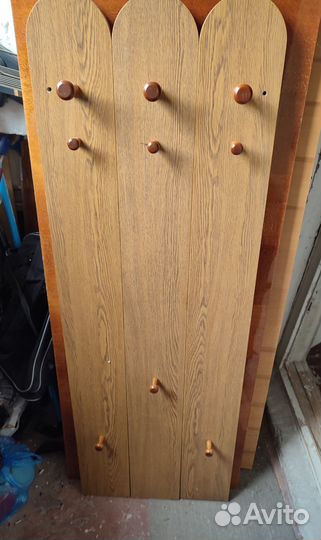 Вешалка настенная