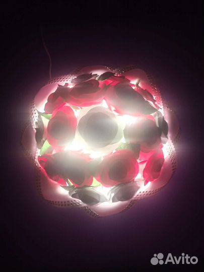 Светильник из роз фоамирана