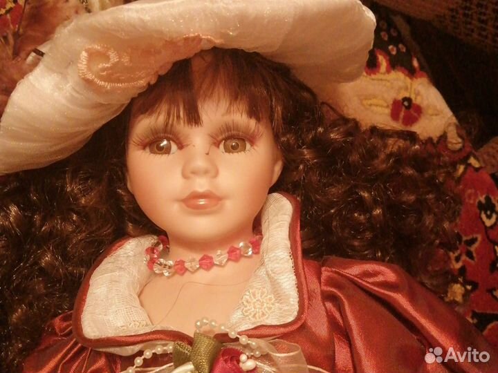 Кукла фарфоровая коллекционная
