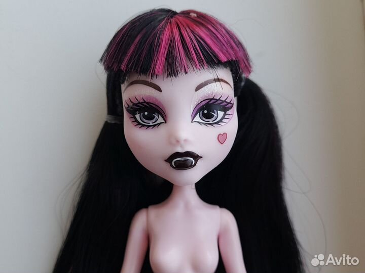 Кукла монстр хай Дракулаура базовая