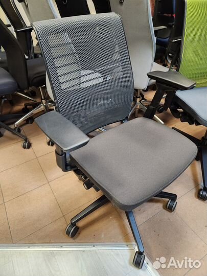 Steelcase. Компьютерные кресла на колесиках