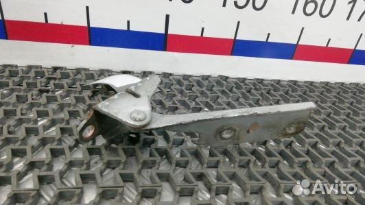 Петля капота mitsubishi pajero 3 (77A06D501)